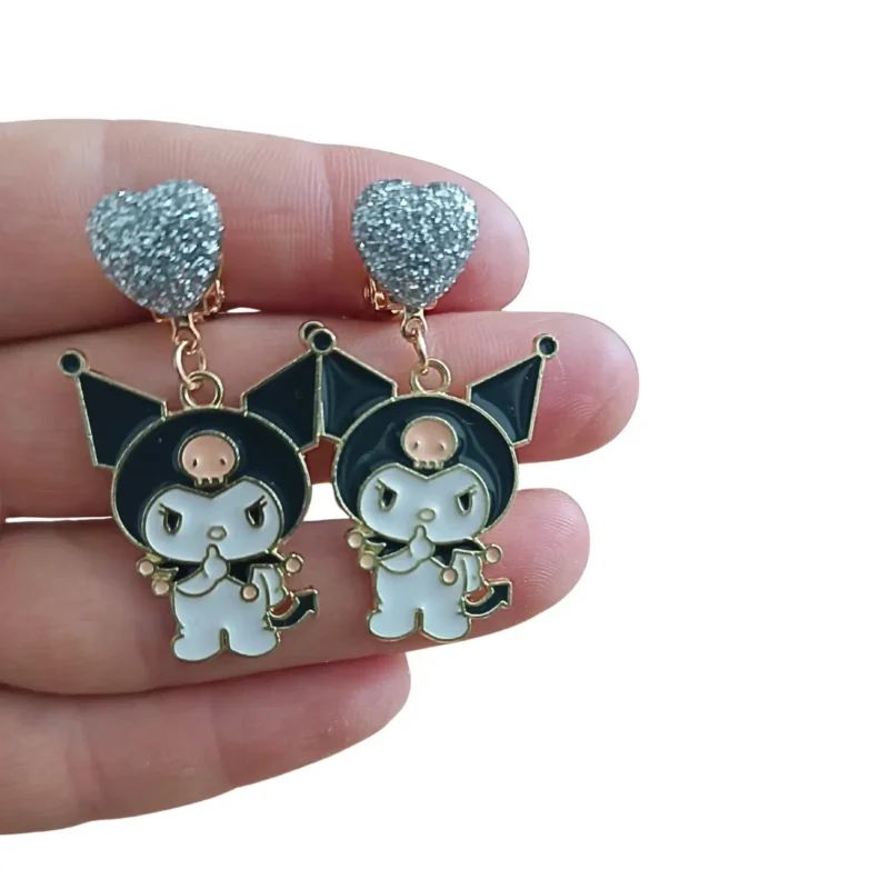 Klipsy Dla Dzieci Urocze Ozdoby Na Uszy SANRIO KUROMI - obrazek 2
