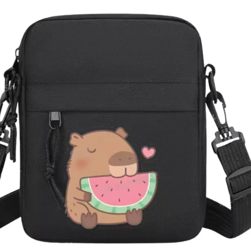 torebka-czarna-nadruk-kapibara-z-arbuzem