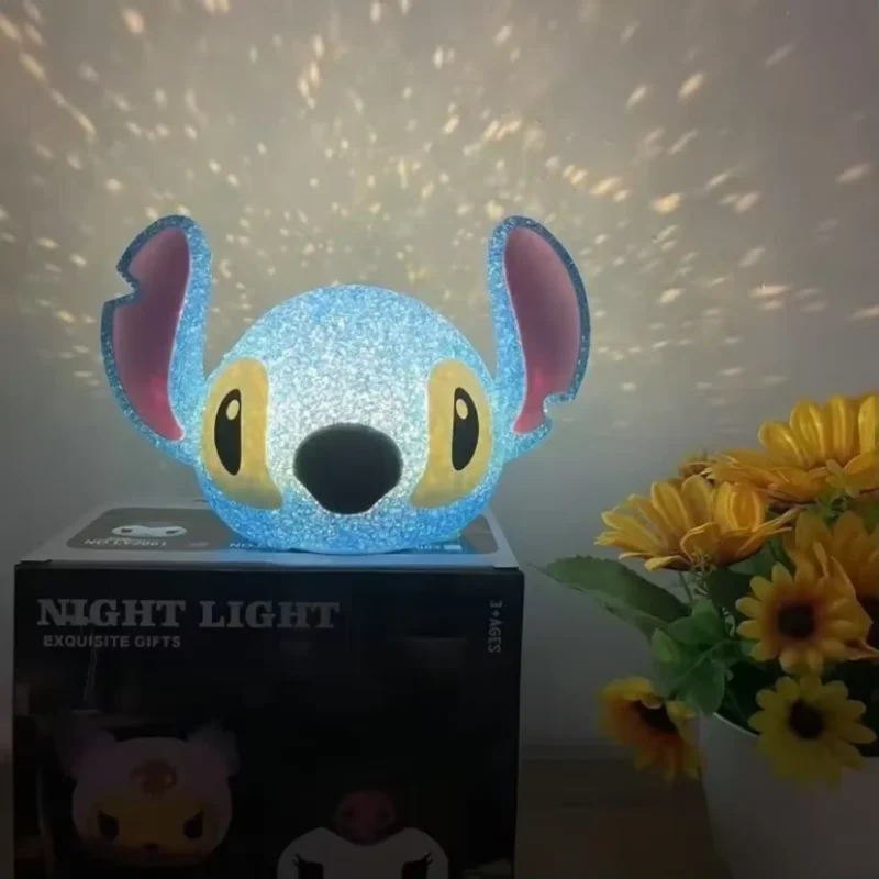 Lampka nocna LED dla dzieci z projekcją gwiazd Prezent Dekoracyjna lampka 3D LILO & STITCH